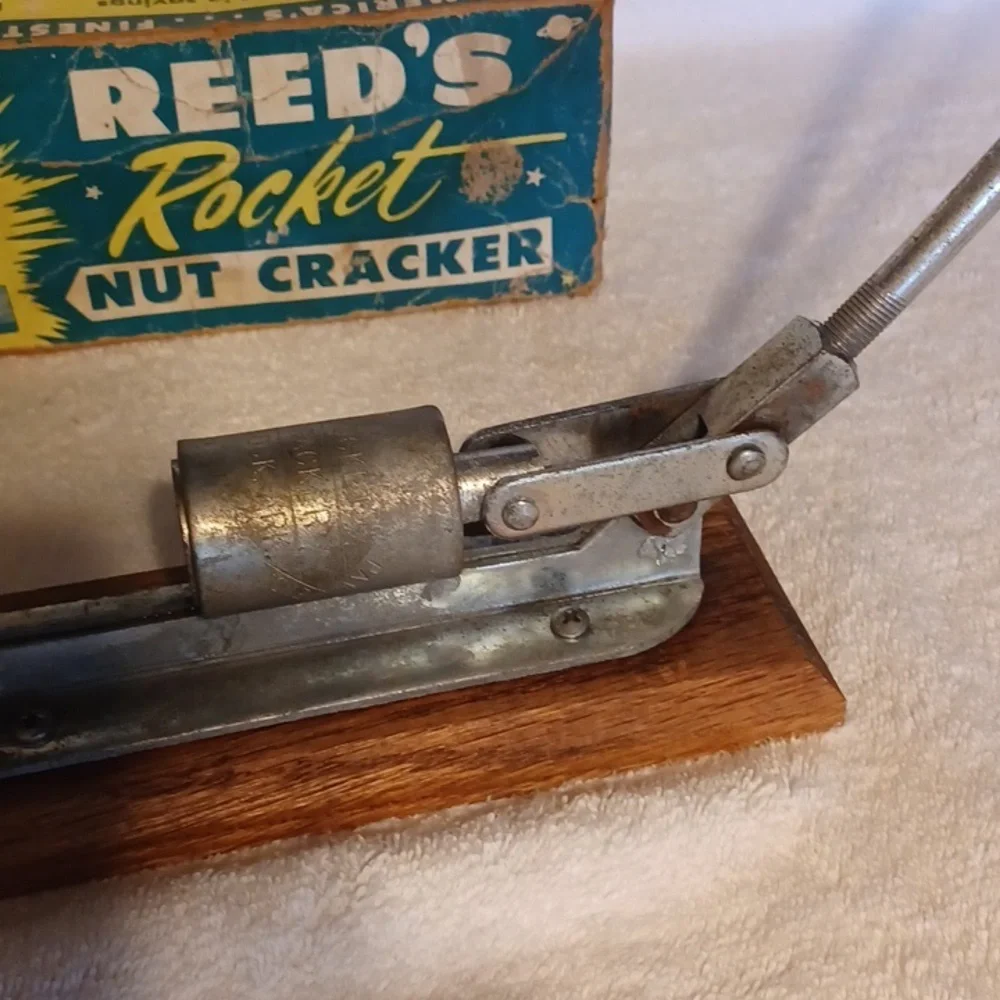 Reed's Rocket nut cracker, fast nut cracker